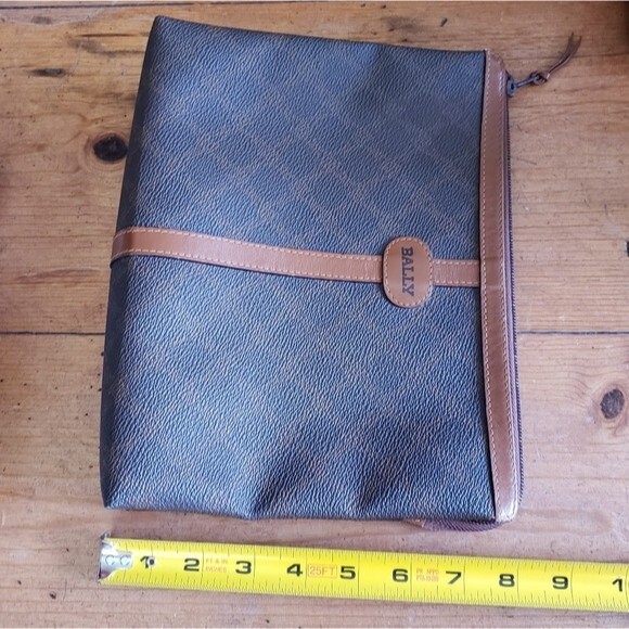 Bally Travel/Cosmetic/Toiletry Bag - Picture 16 of 16